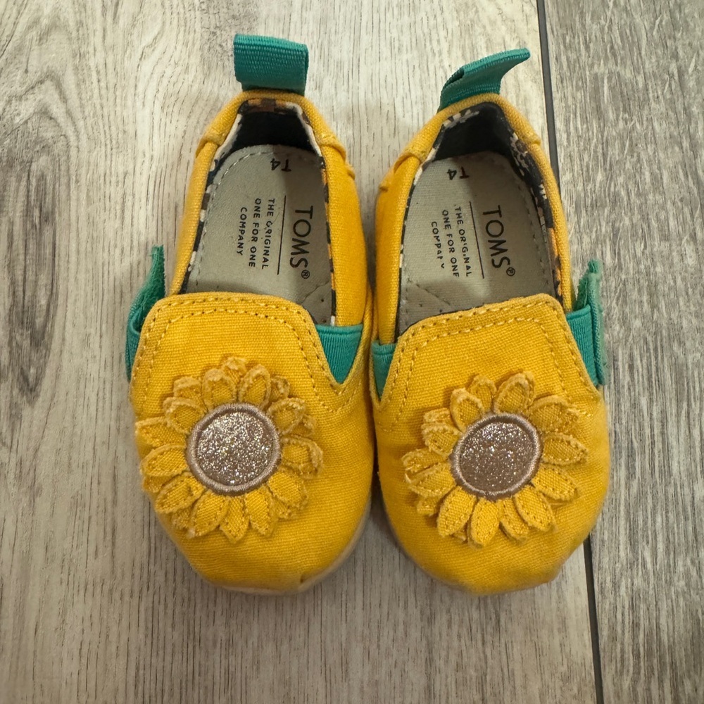 TOMS Kids Yellow Sunflower Shoes